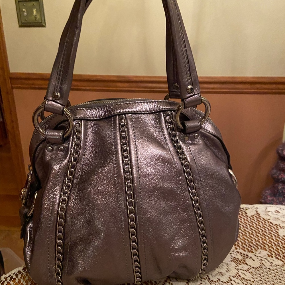 B Makowsky silver metallic handbag - Picture 2 of 3
